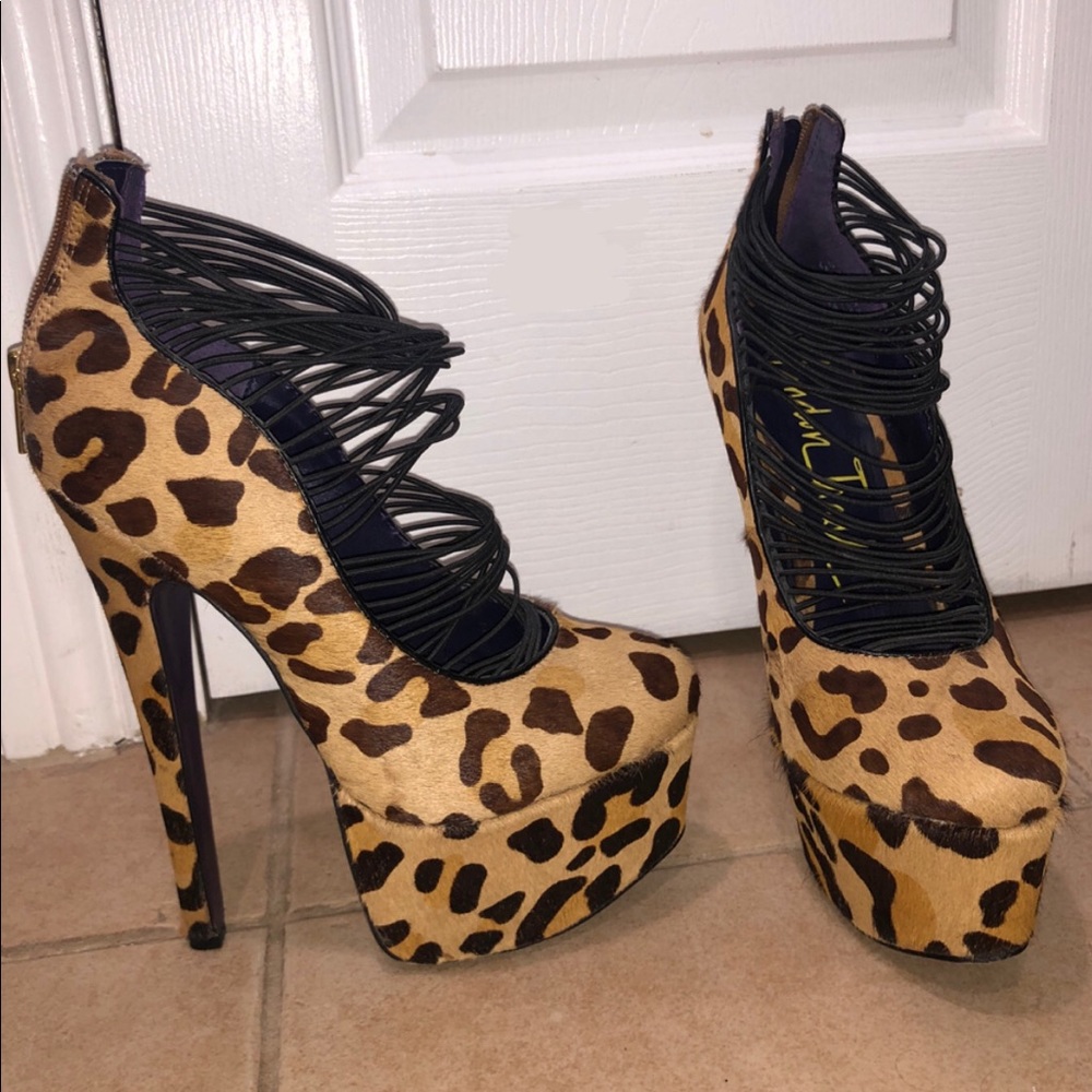 London Trash leopard pumps/heels